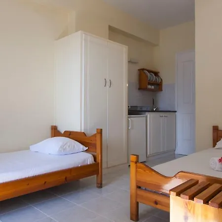 Thanasis Hotel 2*